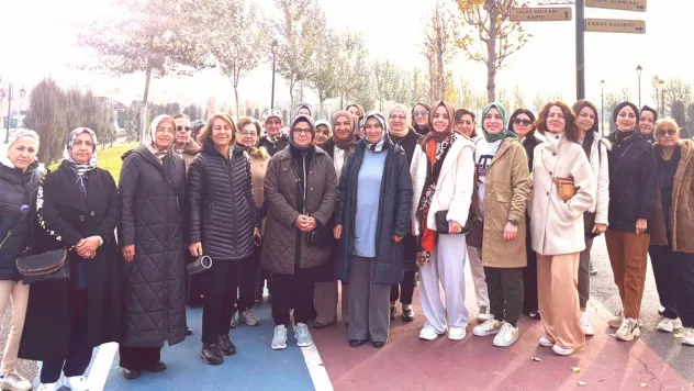 Milletvekili Ayşe Böhürler, Kayserili Kadınlarla yürüyüş yapıp sorunlarını dinledi