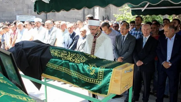 Milletvekili Doğan'ın babası Şehit Furkan'ın yanına defnedildi