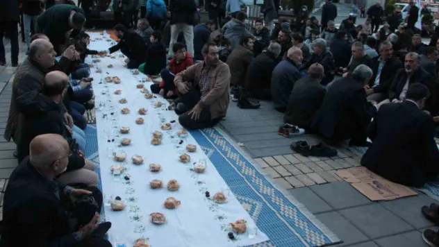 Milli Görüşçüler Gazze İftarı'nda buluştu