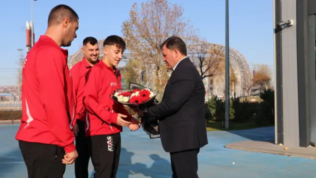 Milli sporcu Kahraman, masa tenisinde dünya ikincisi oldu