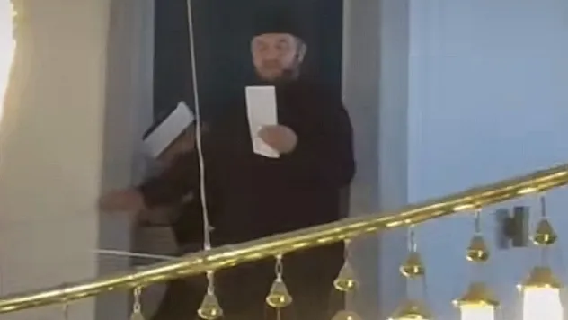 Minberde Aniden Rahatsızlanan İmamın Yerine Meslektaşı Hutbeyi Tamamladı
