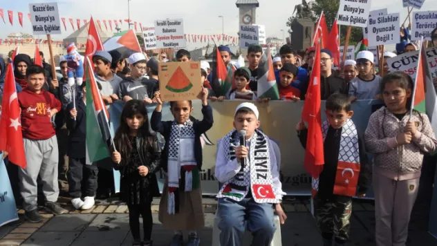 Minik Yüreklerden Büyük Adımlar