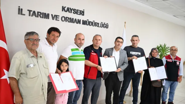 Müdür Saklav, üreticileriyle hibe sözleşmesi imzaladı