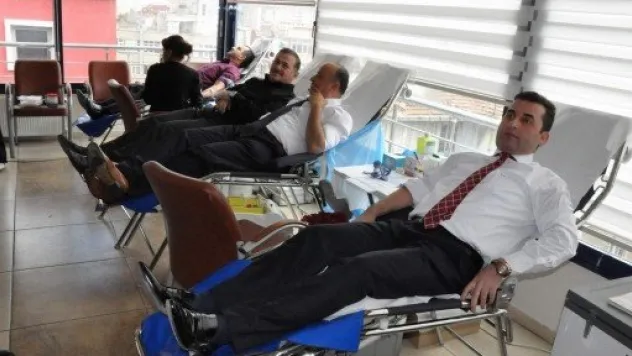 Mühendisler Kan Bağışı Yaptı