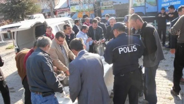 Naci Baydemir Öğrenci Yurdu Aşure Dağıttı 