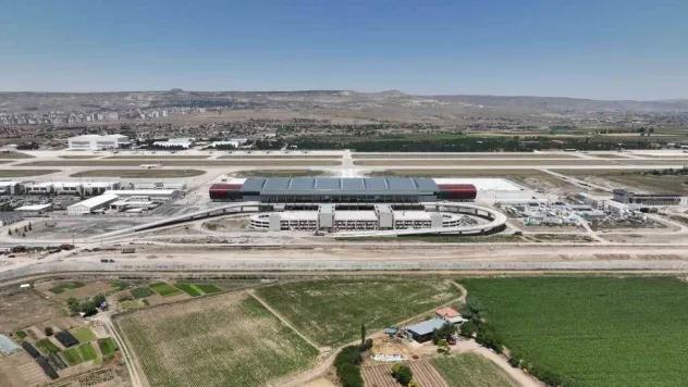 Nisan'da Kayseri Havalimanı'nda 215 bin 236 yolcuya hizmet verildi