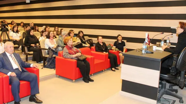 NNY Üniversitesinde 'Siyasetin cinsiyetçiliğine karşı kadın hakları' konuşuldu