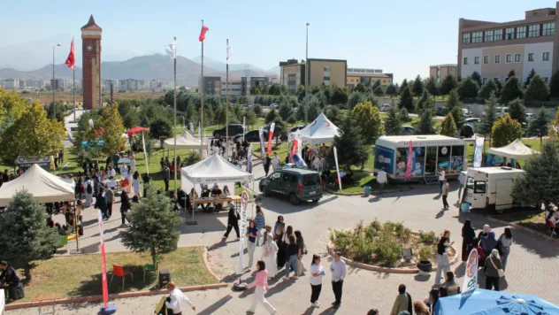 Nuh Naci Yazgan Üniversitesi'nde Yeni Öğrencilere Hoş Geldin Etkinliği