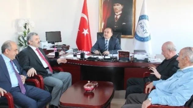 Nuh Naci Yazgan Üniversitesi Kocasinan Belediye Başkanı Mustafa Çelik'i Ağırladı 
