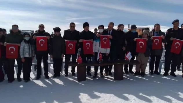 Öğrenciler 'vatan sevgisi' için yürüdü