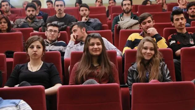 Öğrenciler gökyüzünün kanatsız melekleri ile buluştu