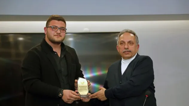 Öğrencilerden Yalçın Başkan'a kütüphane teşekkürü