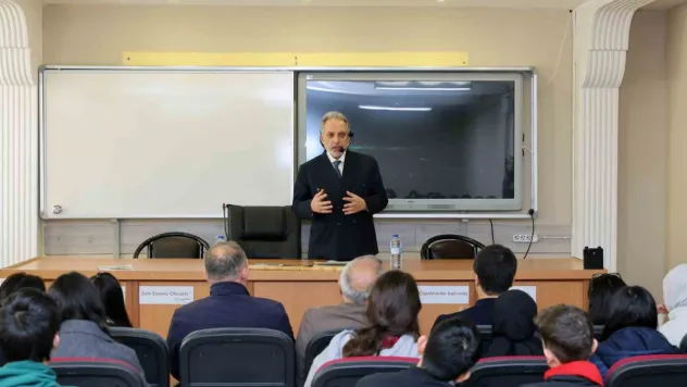 Öğretmen Başkan, gençlere tecrübelerini anlattı