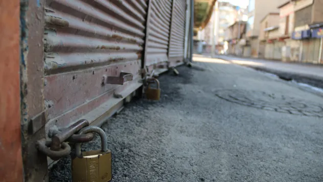 Okullar bugün kepenk kapattı