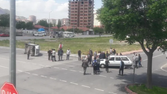 Ölümlü kazanın yaşandığı caddeye mahalle sakinleri önlem istiyor