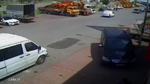 Otomobil motosiklete çarptı: 2 yaralı