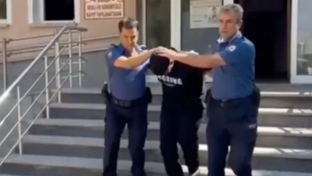 Otomobilin önünü kesip zorla para isteyen kişi tutuklandı