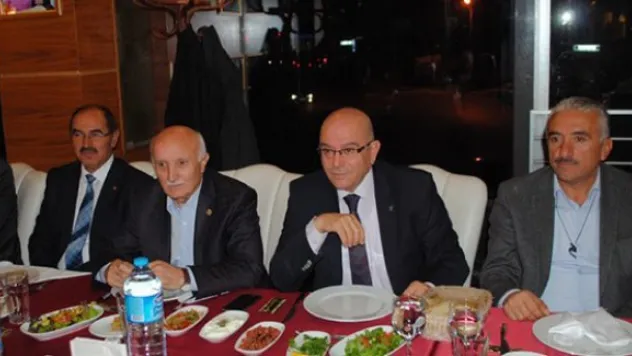 Özden, ilçe belediye başkanları buluştu