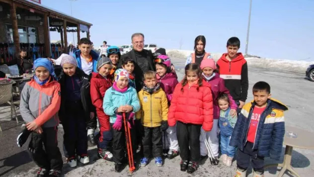 Özdoğan: 'Gençlerimizi milli sporcu olarak görmek istiyoruz'