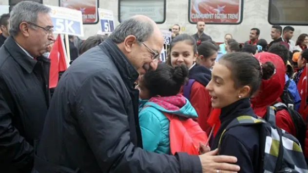 Özel Tekden Koleji Cumhuriyet Eğitim Treni Sivas'a Uğurlandı