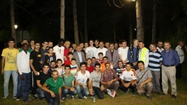 Özhaseki Gönüllü Gençlerle Sahurda Buluştu 