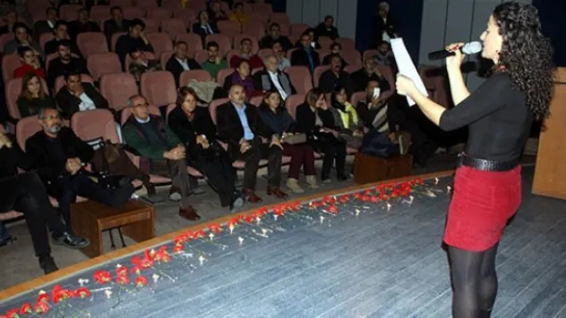 Patlamada hayatını kaybedenler için anma etkinliği