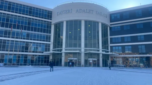 Pazar yerinde çıkan silahlı bıçaklı kavga nedeniyle açılan dava görülmeye başlandı⁠⁠⁠⁠⁠⁠