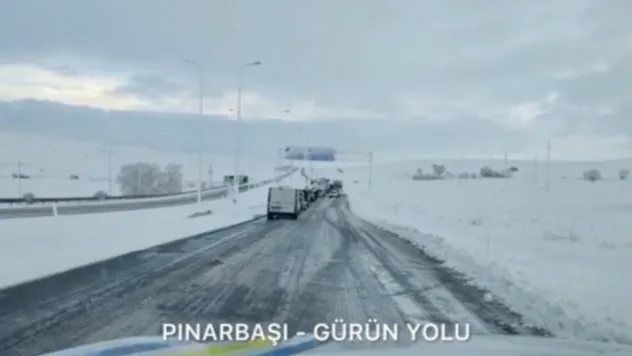Pınarbaşı'nın Gürün ve Göksun karayolu araç trafiğine kapalı