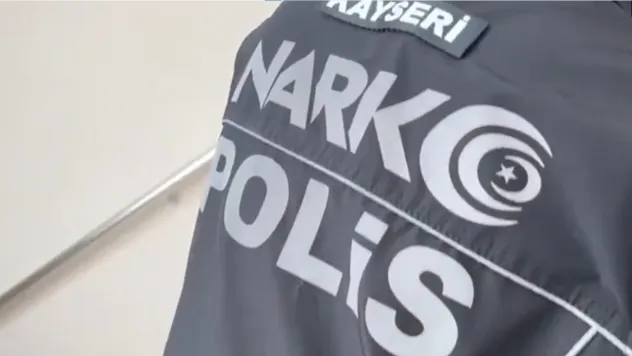 Polis ekipleri, 5 kilogram 179,07 gram narkotik madde ele geçirdi