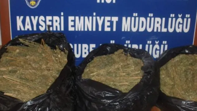 Polis Zehir Tacirlerine Geçit Vermedi