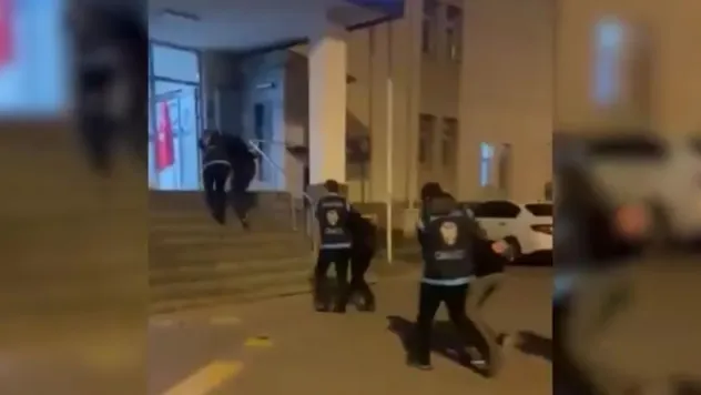 Polise çarpıp kaçan alkollü sürücü tutuklandı