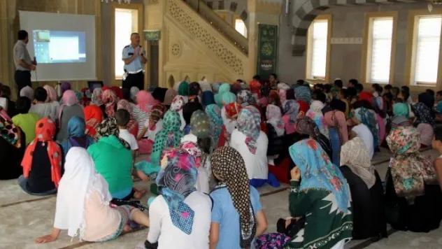 Polislerden Kur'an kurslarında trafik eğitimi