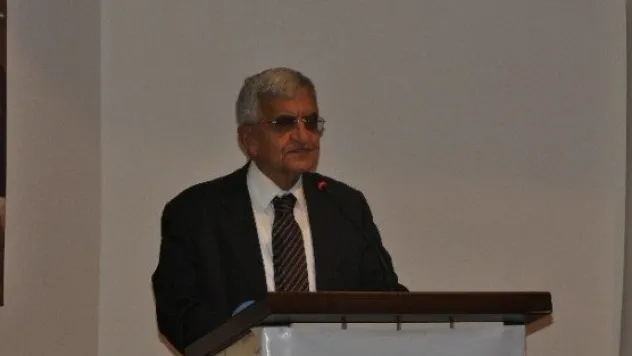 Prof. Dr. Hüseyin Hatemi Erciyes Üniversitesi Hukuk Fakültesi Öğrencileriyle Panelde Biraraya Geldi 