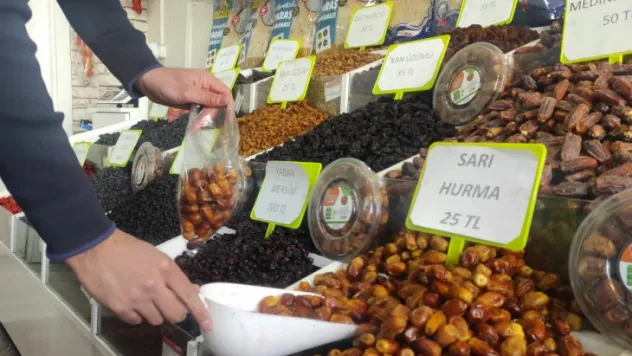 Ramazan'ın gözdesi hurma ve hoşaflık ürünlerin fiyatı ikiye katladı