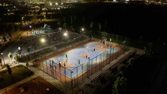 Millet Bahçesi'nde bayram yoğunluğu