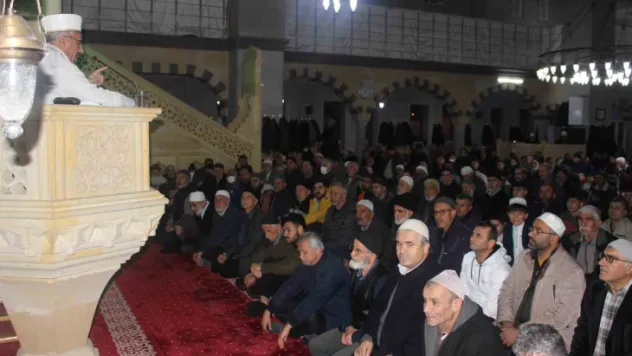 Regaib Kandili'nde vatandaşlar ibadete koştu