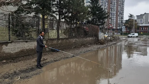 Saadet Parti'li Onat: Sahabiye'de Yollar Balık Tutulacak Hale Geldi