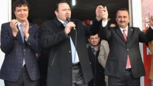 Haşim Özçelik: Yeni Bir Dünya Kuracağız