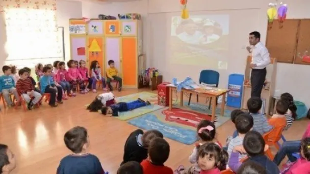 Sanat Ve Meslek Edindirme Kurslarında Çocuk Bakım Elemanı Kursu 