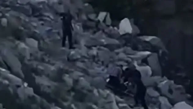 Şarampole yuvarlanan araç sürücüsü yaralandı