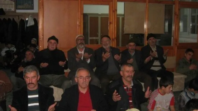 Şehitler İçin Mevlid Okuttular