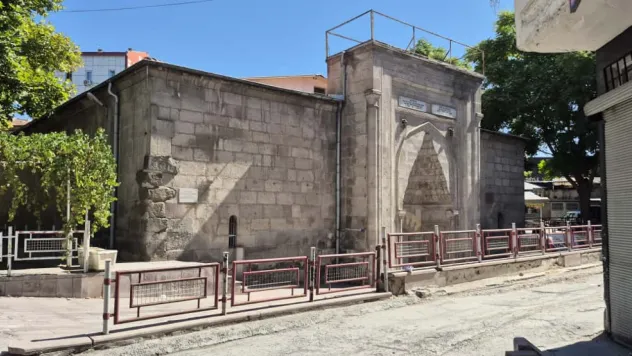 Şehrin kalbinde tarih: Hatuniye Medresesi