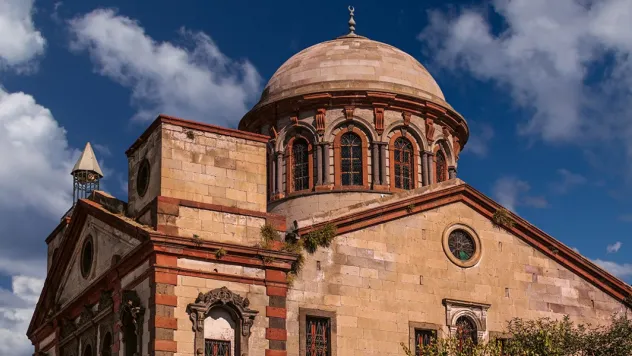 Şehrin kalbinde tarih: Yaman Dede Cami