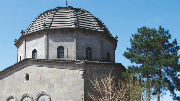 Şehrin kalbinde tarih: Zeynel Abidin Türbesi