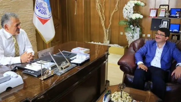 Şehzadeler Belediye Başkanı Çelik, Melikgazi Belediyesi'ni ziyaret etti