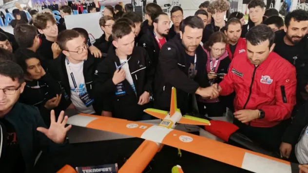 Selçuk Bayraktar Ve Bakan Varank, Kayseri İHA'sına imzasını attı