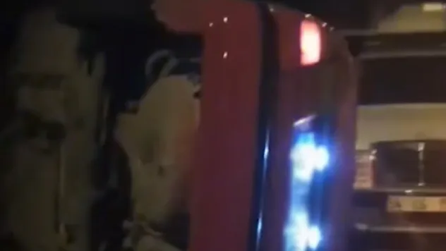 Seyir halindeki araç devrildi: bir kişi yaralandı