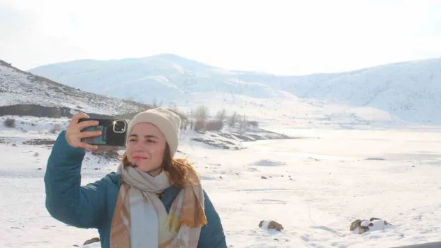 Sibirya soğuklarının yaşandığı Sivas'ta Yıldız Göleti'nin yüzeyi buz tuttu