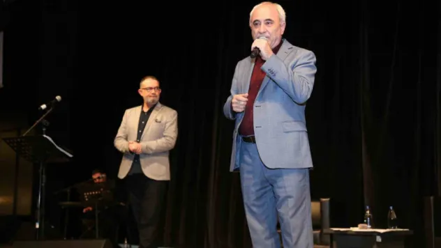 Şiir dolu muhteşem bir gece