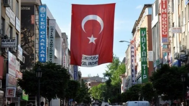 'SIKIYORSA GEL İNDİR'